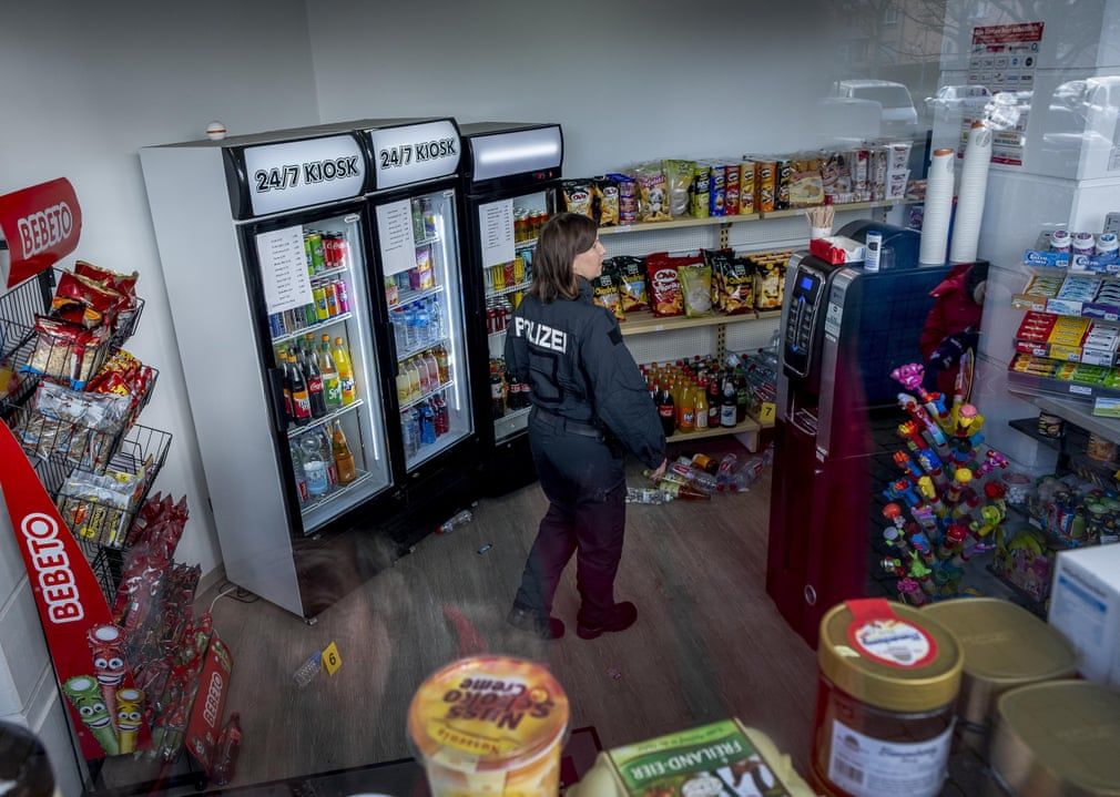 anh an tuong trong tuan 17 232 tinh yeu su so hai truoc dich covid 19 va em be syria tap quen voi tieng phao kich