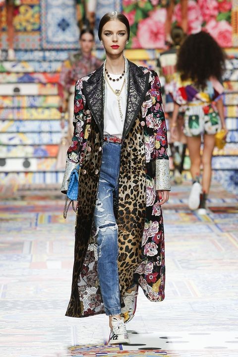 Xóa tan ngày dịch u ám, ‘bắt’ ngay xu hướng thời trang Xuân - Hè 2021 phóng khoáng và tươi mới