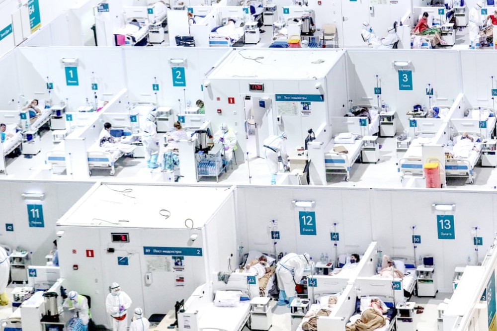 Ảnh ấn tượng tuần (2-8/2): Điều tra nguồn gốc Covid-19, ông Navalny thả tim và nụ hôn ngọt ngào của Tổng thống Mỹ Joe Biden