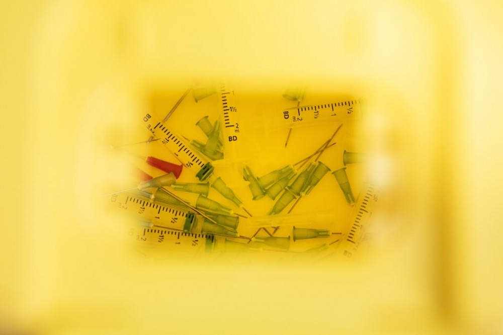 Ảnh ấn tượng tuần (2-8/2): Điều tra nguồn gốc Covid-19, ông Navalny thả tim và nụ hôn ngọt ngào của Tổng thống Mỹ Joe Biden