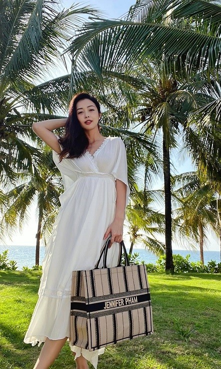 Cuộc sống viên mãn của Hoa hậu ‘giàu con, giàu của’ Jennifer Phạm