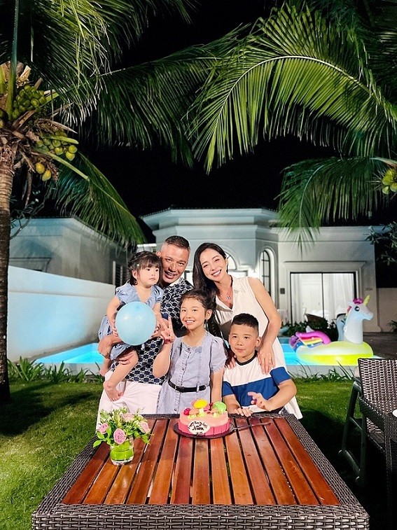 Cuộc sống viên mãn của Hoa hậu ‘giàu con, giàu của’ Jennifer Phạm