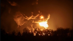 Xung đột Nga-Ukraine: Kho dầu gần Kiev trúng tên lửa, Ba Lan kêu gọi châu Âu tăng mạnh chi tiêu quốc phòng