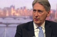 bat chap brexit toyota van nang cap nha may tai anh