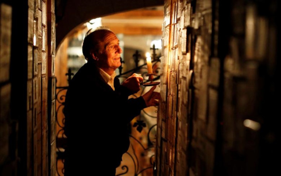 Khám phá hầm rượu vang trị giá 50 triệu Euro tại Pháp kham pha ham ruou vang tri gia 50 trieu euro tai phap