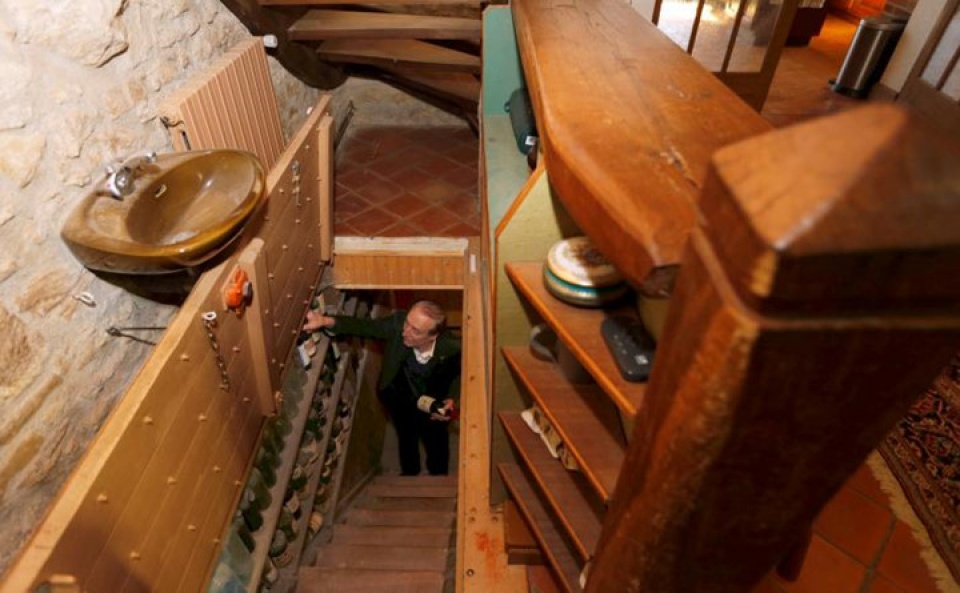 Khám phá hầm rượu vang trị giá 50 triệu Euro tại Pháp kham pha ham ruou vang tri gia 50 trieu euro tai phap