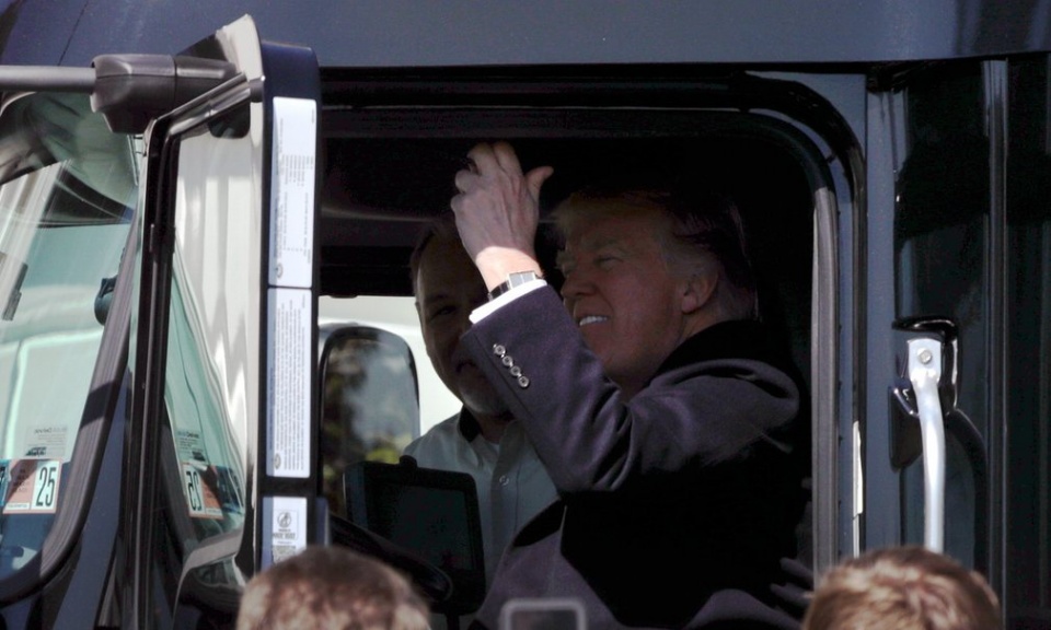 tong thong donald trump toi yeu xe tai