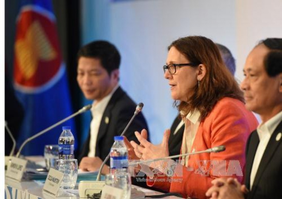 trien vong fta asean eu hau brexit