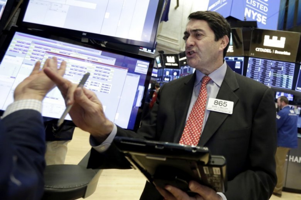 chung khoan usd dong loat giam sau khi fed tang lai suat