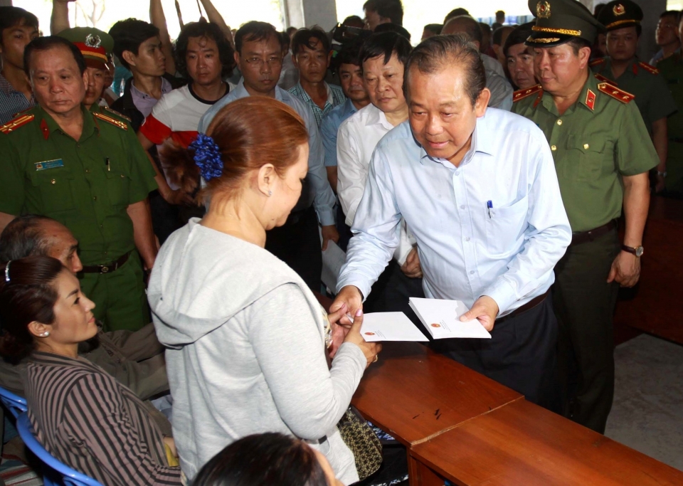 nhanh chong co bien phap cung cap nuoc dien de nguoi dan tro lai can ho sinh song