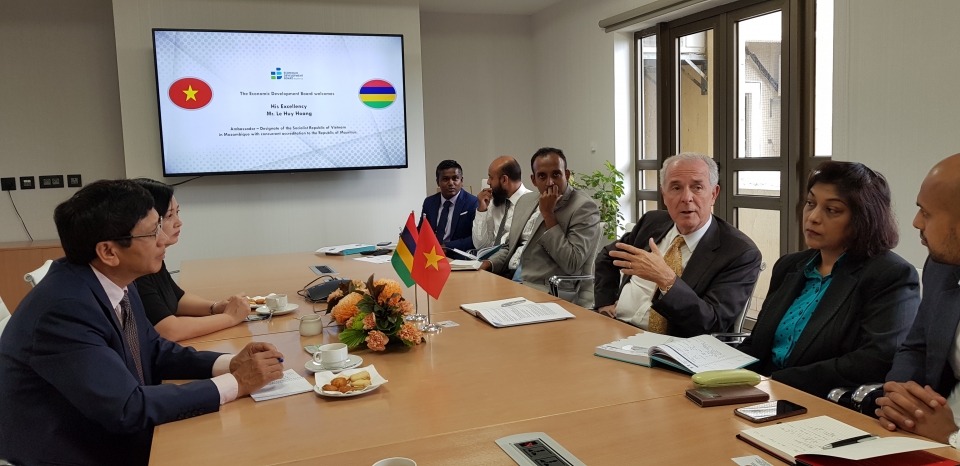 dai su le huy hoang trinh thu uy nhiem len quyen tong thong cong hoa mauritius