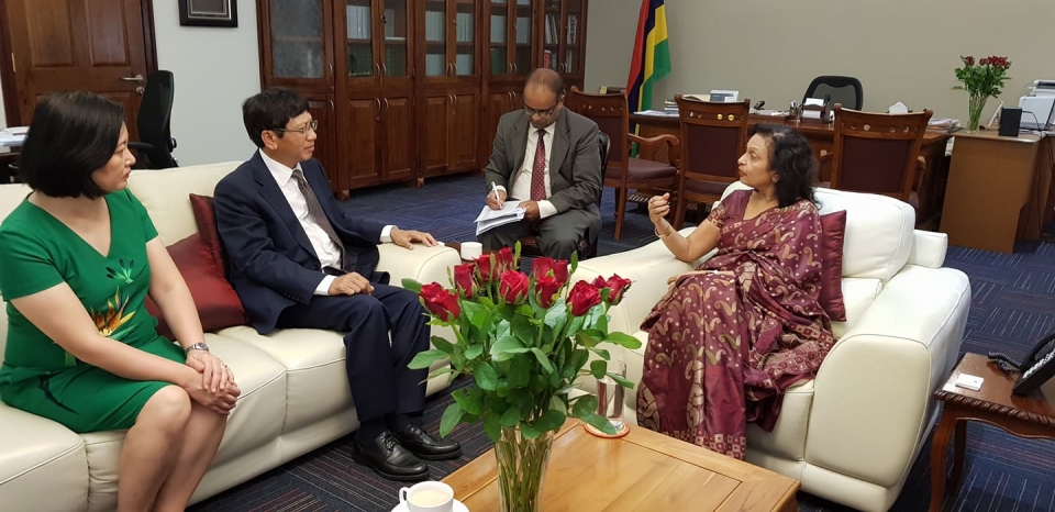 dai su le huy hoang trinh thu uy nhiem len quyen tong thong cong hoa mauritius