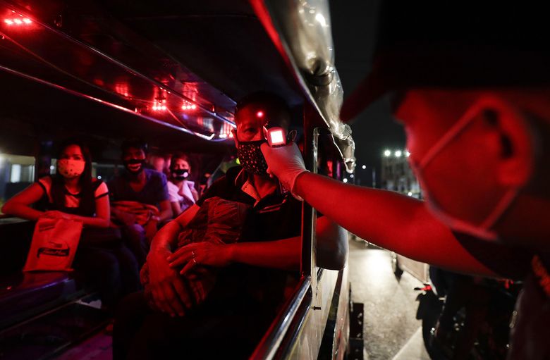 anh an tuong trong tuan 15 223 the goi te liet vi covid 19 va cach goi ten virus corona gay tranh cai cua ong trump