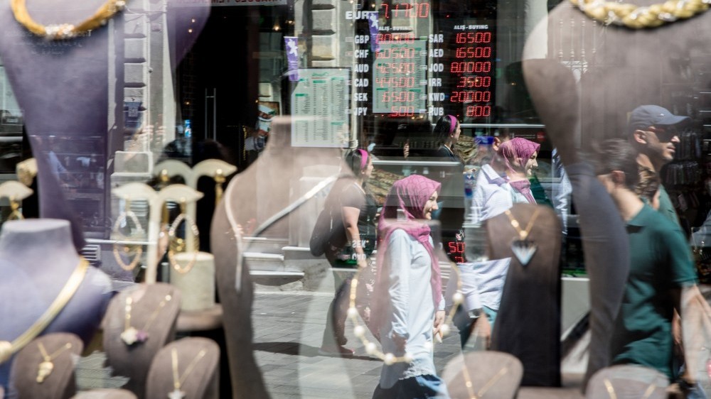 yeu to my trong viec thi truong tai chinh tho nhi ky sup do hieu ung domino tang lai suat o nga va cac nuoc moi noi