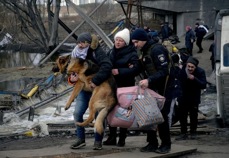 Ảnh ấn tượng tuần (7-13/3): EU không ra đòn với khí đốt Nga, nói kết nạp Ukraine ‘không phải nay mai’, Moscow sẽ cấp thiết bị quân sự cho Belarus