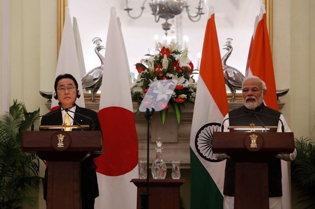 Japanese Prime Minister Fumio Kishida (left) and his Indian counterpart Narendra Modi at a press conference.  (Source: Reuters)
