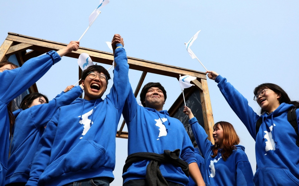 cuoc gap lien trieu nhung hinh anh lich su