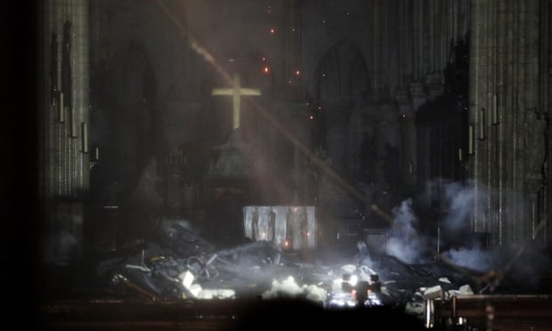 so phan cua nhung bau vat tai nha tho duc ba paris sau vu chay