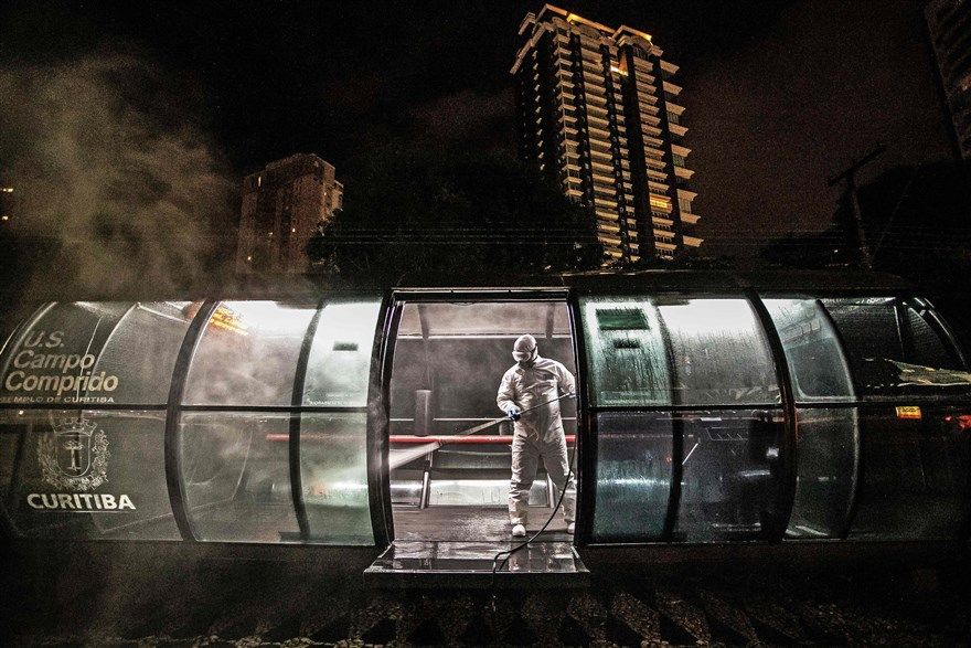 anh an tuong tuan 303 54 su met moi va nuoc mat o new york covid 19 bop nghet toan cau