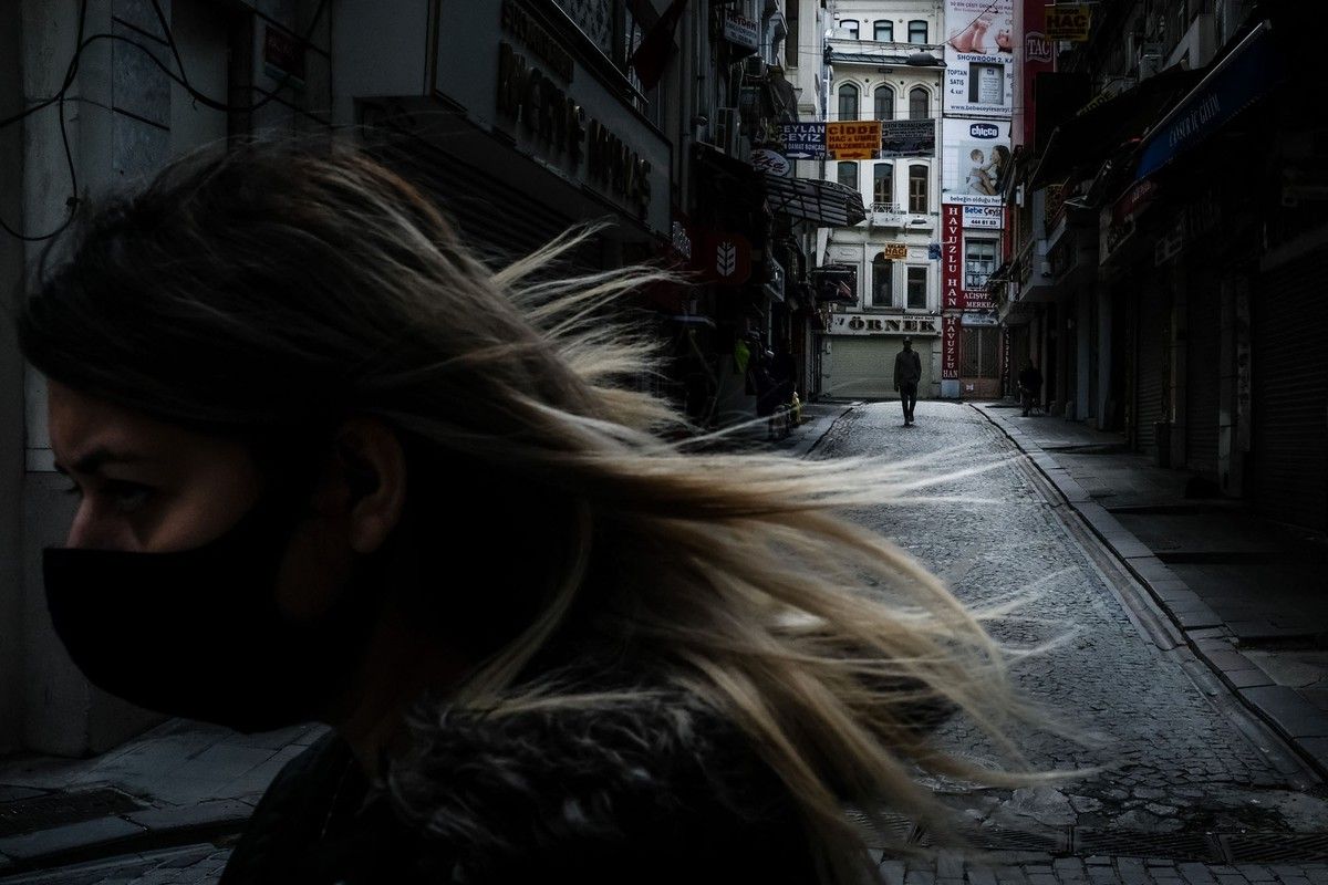 anh an tuong tuan 303 54 su met moi va nuoc mat o new york covid 19 bop nghet toan cau