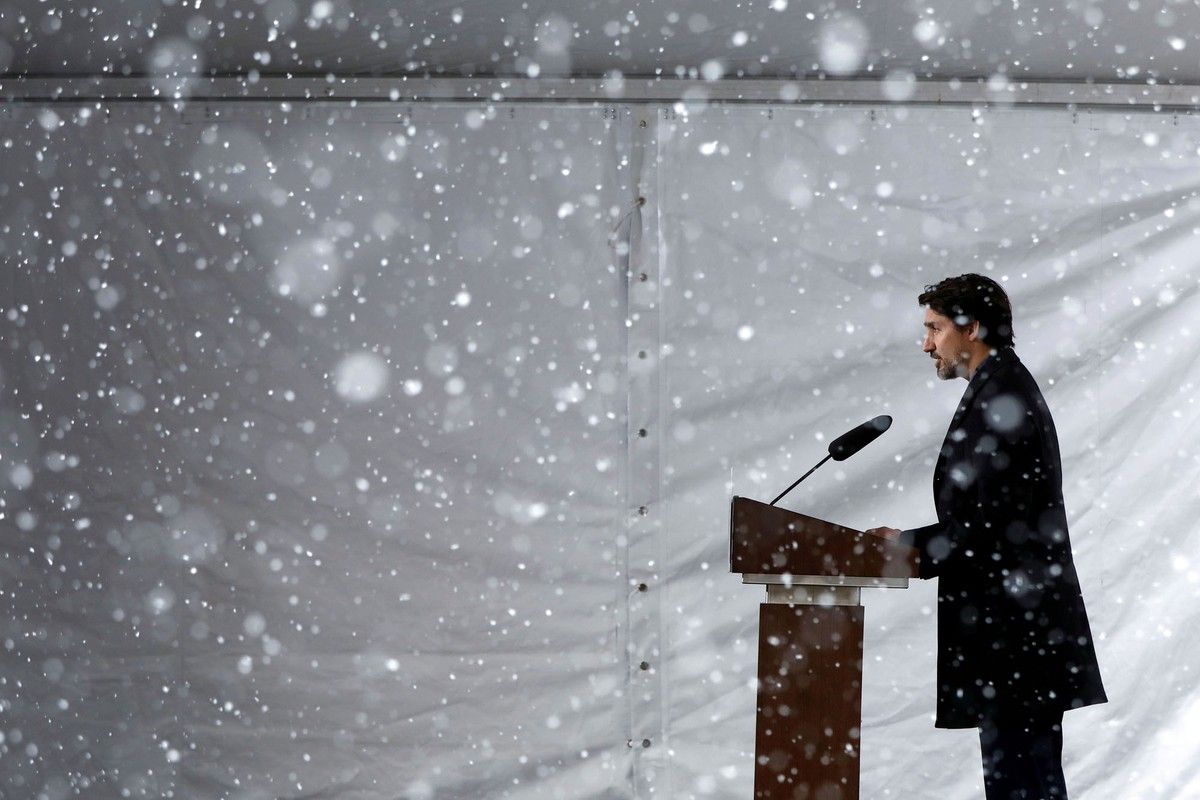 anh an tuong tuan 6 124 the gioi vat lon voi covid 19 tranh cai ve ho chon tap the o new york va nuoc mat ngay doan tu o vu han