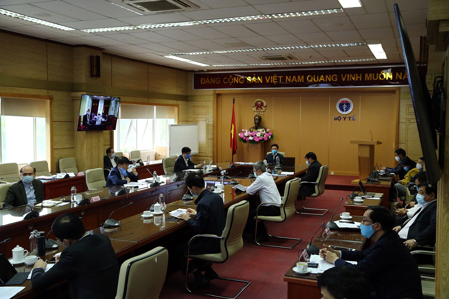 pho thu tuong vu duc dam thuc hien nghiem cach ly xa hoi suc khoe la tren het con nguoi con cua