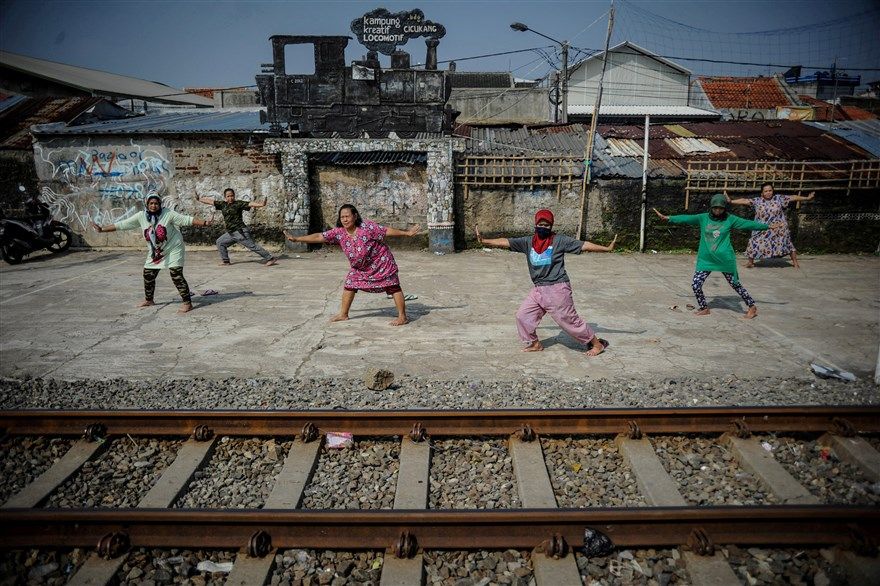 anh an tuong tuan 13 194 khau trang bap cai dinh chinh so lieu noi dau su gian du va long tri an giua dai dich covid 19