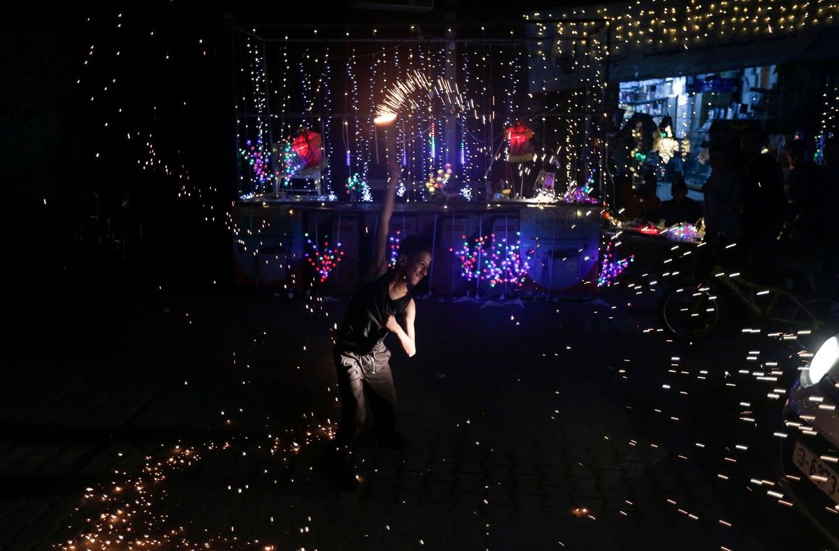 anh an tuong tuan 20 264 nhung buc anh ve covid 19 gay soc vu han tro lai va chien su cang thang o libya