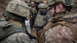 Nga-Ukraine: Ông Zelensky khẳng định ‘sẵn sàng tiến xa hơn nữa’, mời ông Putin tham gia hòa đàm ở Donbass