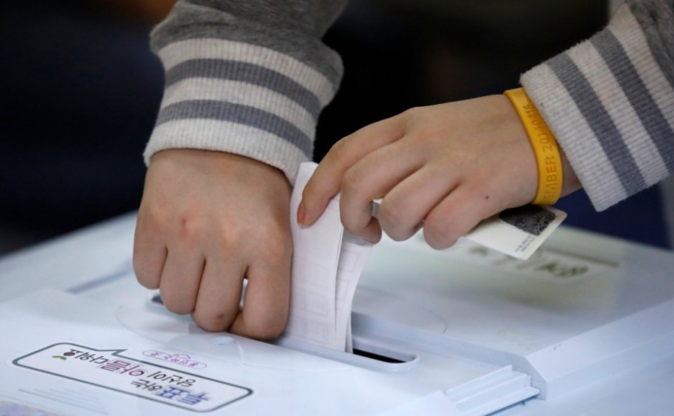 bau cu tong thong han quoc ti le cu tri di bau co the vuot 80