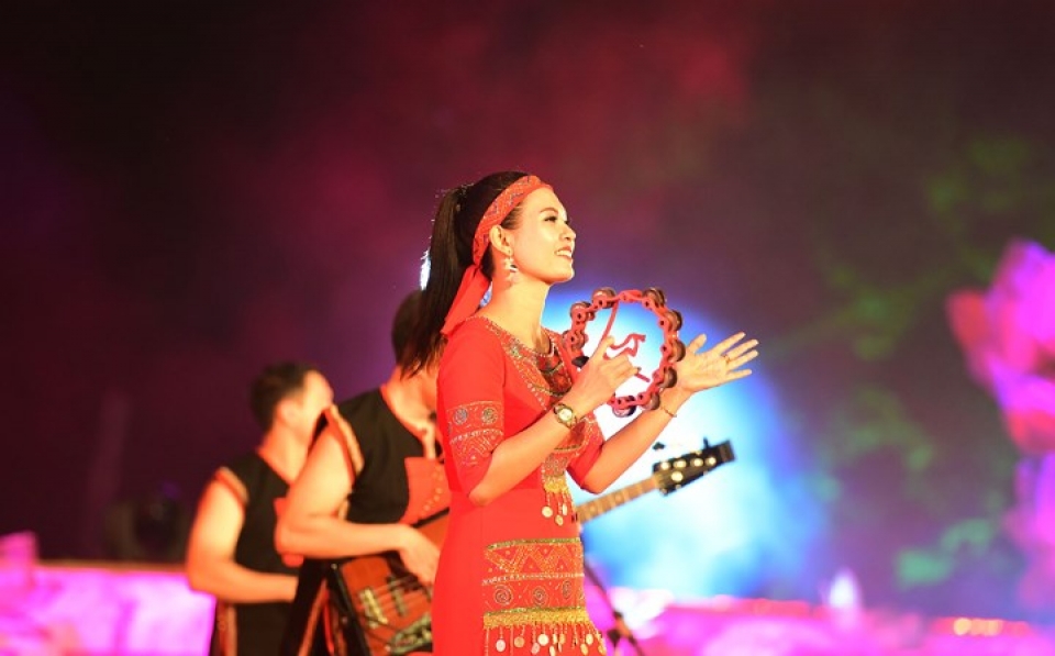 festival hue 2018 lung linh trong dem hoi sac mau van hoa viet han