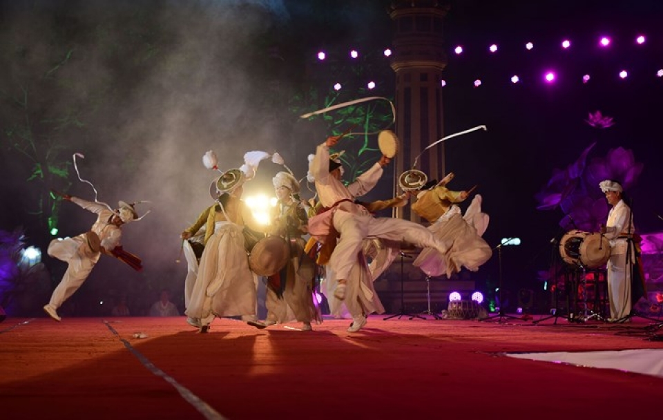 festival hue 2018 lung linh trong dem hoi sac mau van hoa viet han