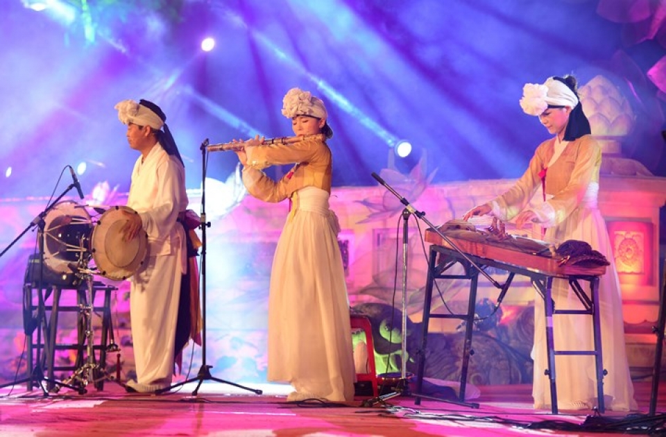 festival hue 2018 lung linh trong dem hoi sac mau van hoa viet han