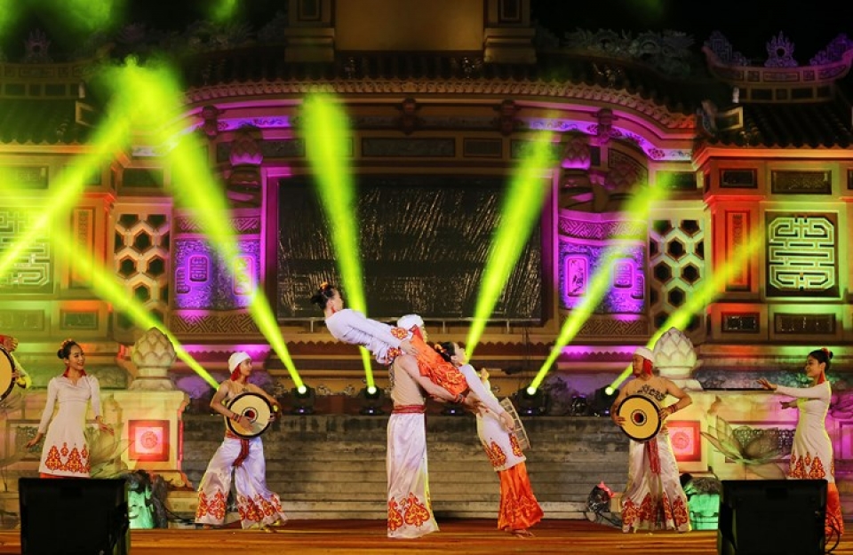 festival hue 2018 lung linh trong dem hoi sac mau van hoa viet han