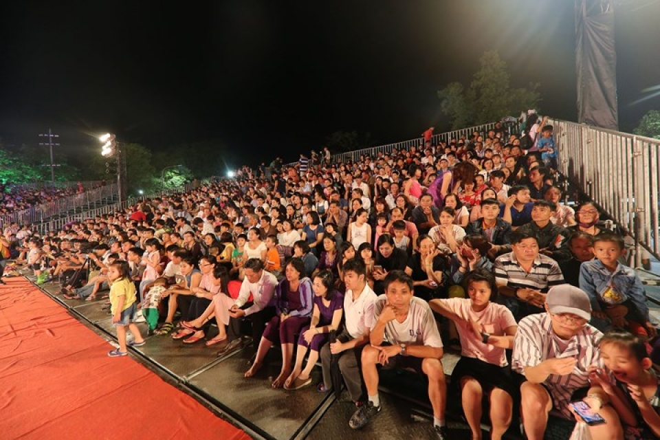 festival hue 2018 lung linh trong dem hoi sac mau van hoa viet han