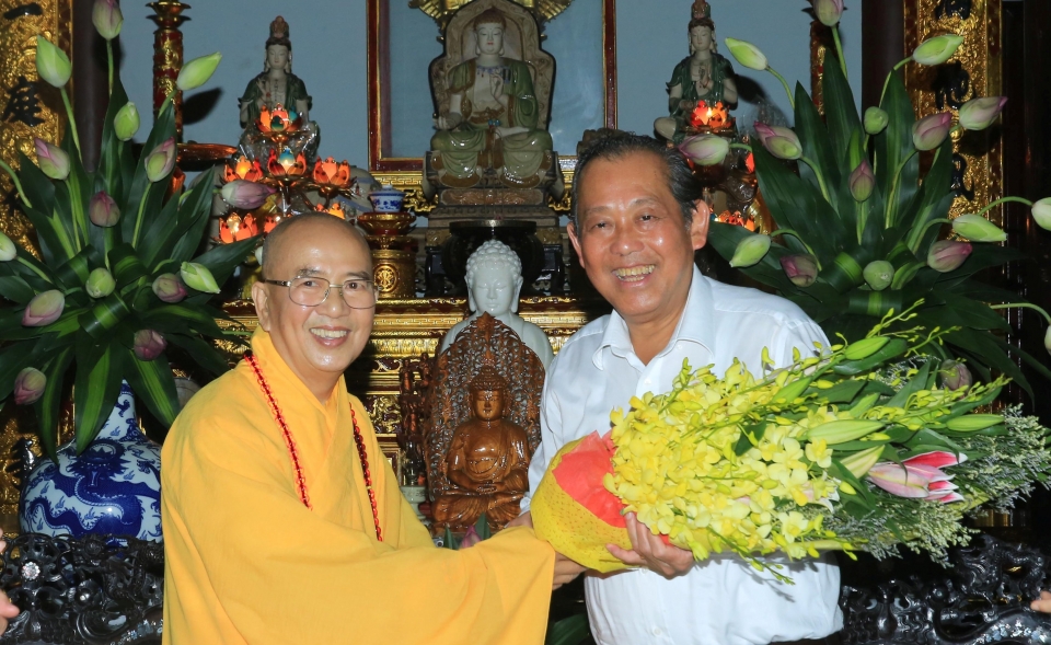 pho thu tuong truong hoa binh chuc mung le phat dan