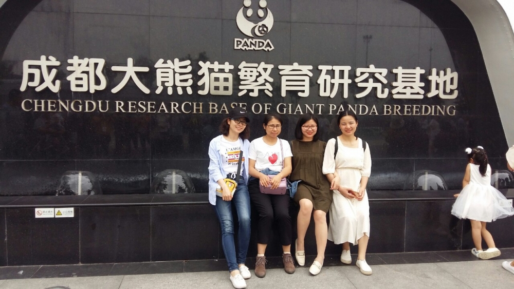 den trung quoc ngam nhung chu gau truc de thuong nhat the gioi