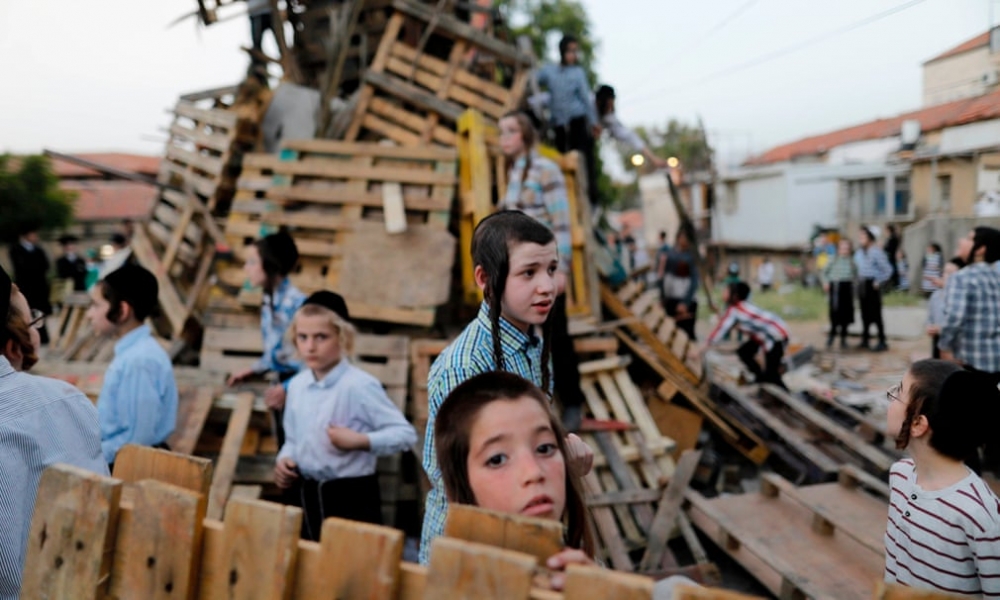 anh an tuong trong tuan 18 255 thoi trang tai cannes gay tranh cai va tac duong len nui everest