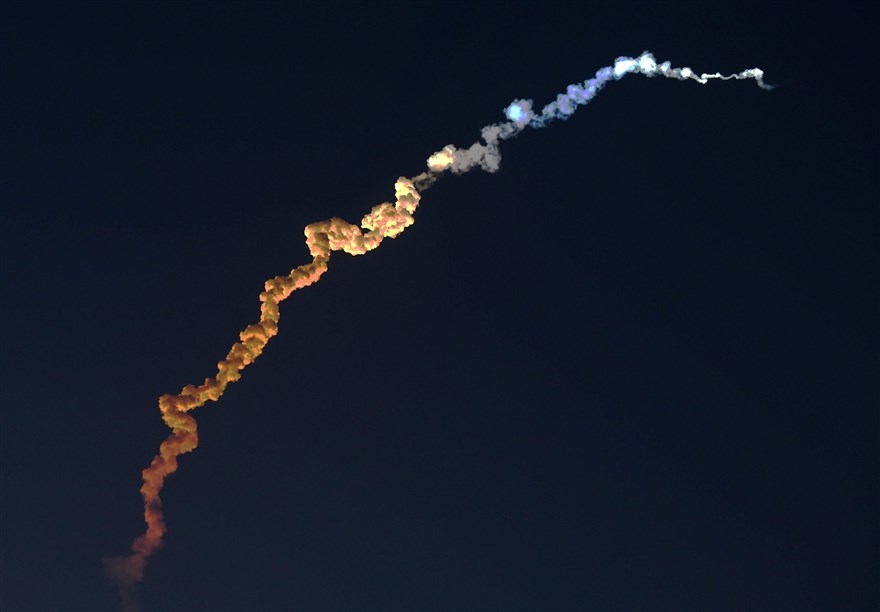 anh an tuong trong tuan 18 255 thoi trang tai cannes gay tranh cai va tac duong len nui everest