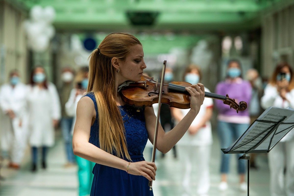 anh an tuong tuan 11 175 covid 19 mang dau thuong den nuoc nga giuong quan tai va thi the bi bo roi