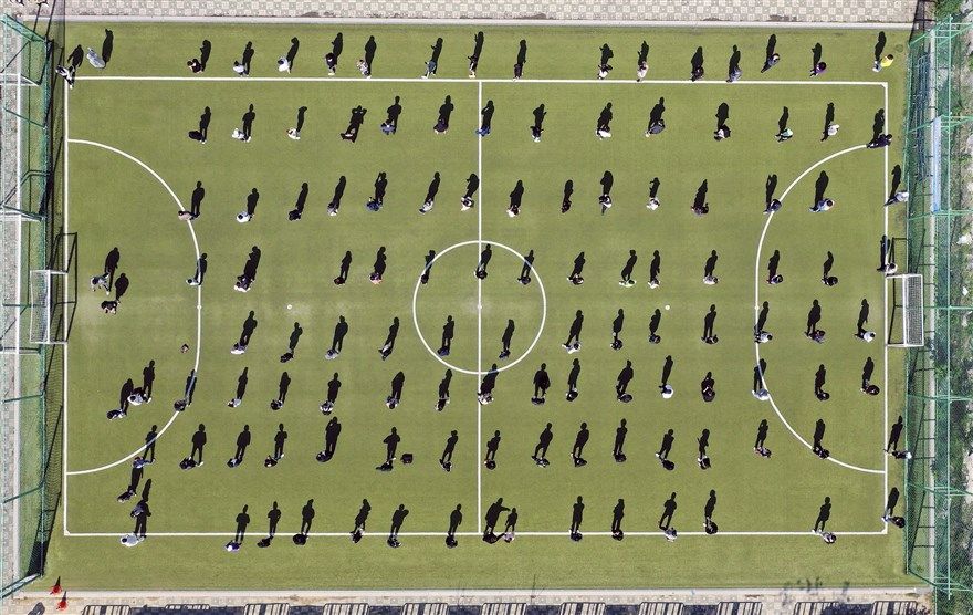 anh an tuong tuan 18 245 chuyen ve chiec khau trang cua ong trump le tot nghiep co don va robot virus corona