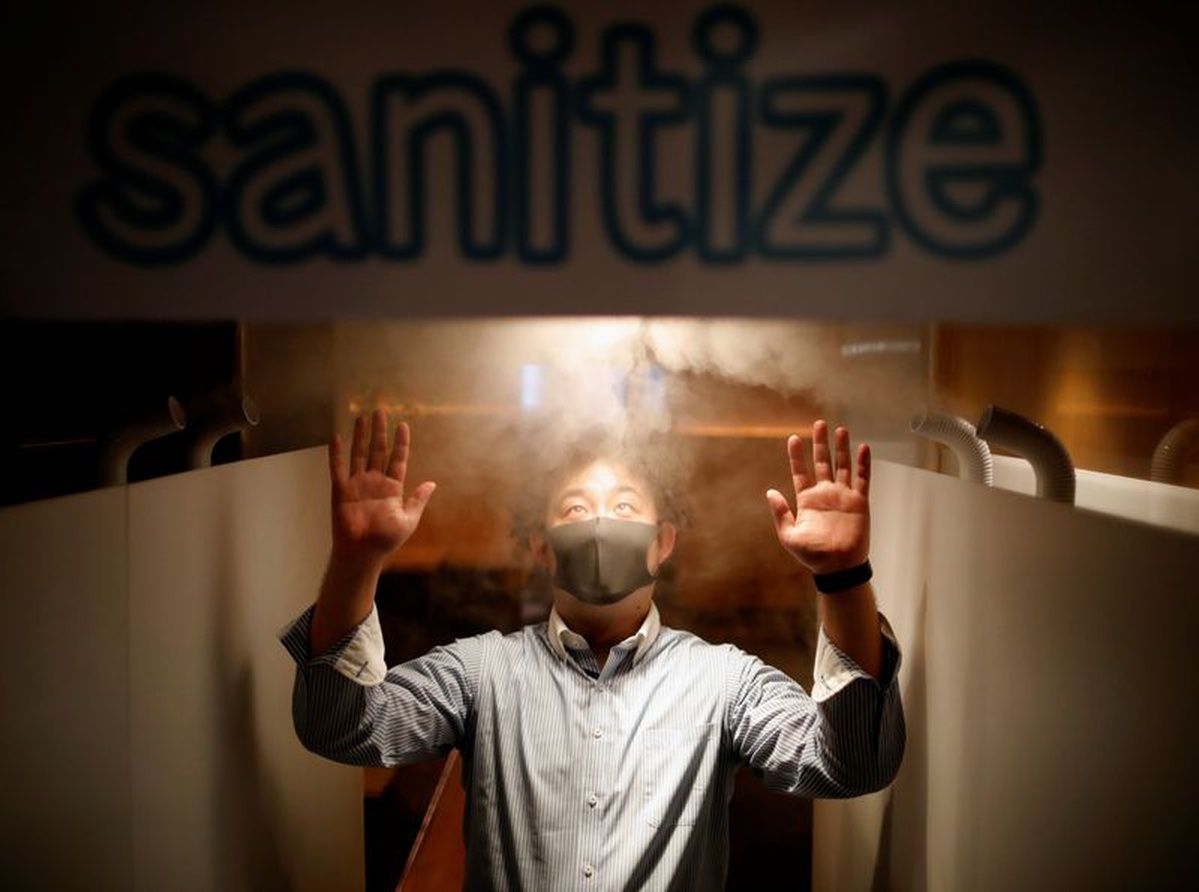 anh an tuong tuan 18 245 chuyen ve chiec khau trang cua ong trump le tot nghiep co don va robot virus corona