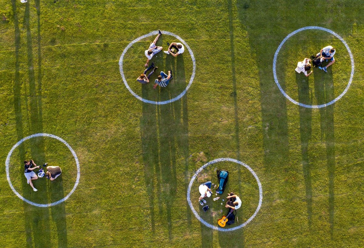 anh an tuong tuan 18 245 chuyen ve chiec khau trang cua ong trump le tot nghiep co don va robot virus corona