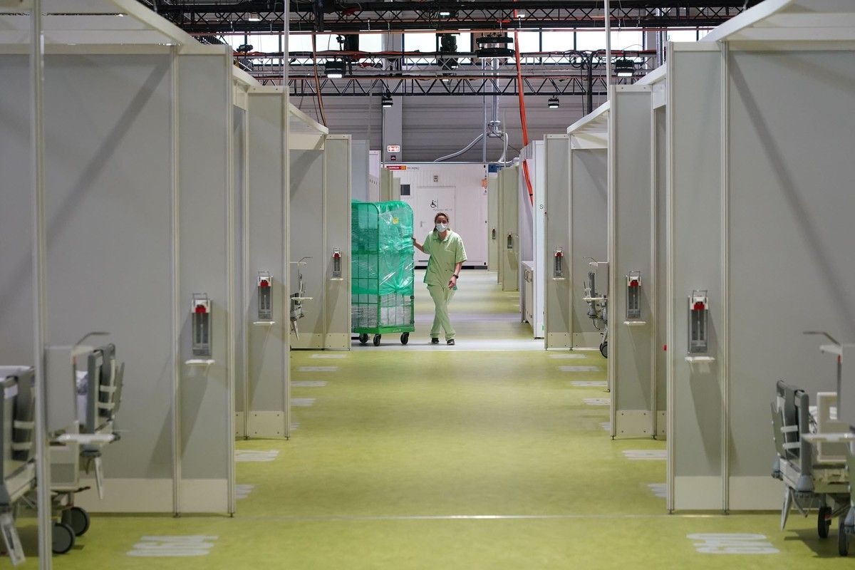 anh an tuong tuan 18 245 chuyen ve chiec khau trang cua ong trump le tot nghiep co don va robot virus corona