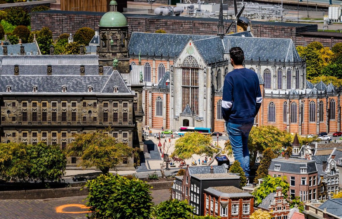 anh an tuong tuan 18 245 chuyen ve chiec khau trang cua ong trump le tot nghiep co don va robot virus corona