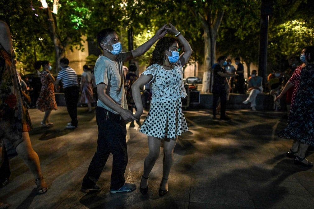 anh an tuong tuan 25 315 nuoc mat covid 19 o brazil my day song bieu tinh va lang huong quang phu cau