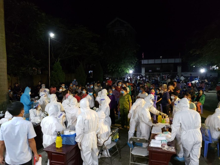 Covid-19: Khẩn tìm người đã đến đám cưới Bắc Ninh, bay chuyến Hà Nội - Cam Ranh