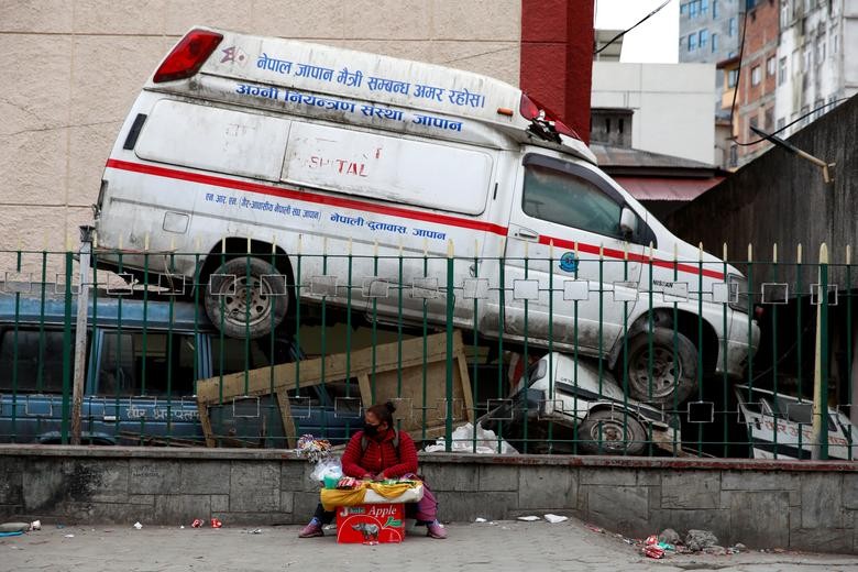 Ảnh ấn tượng tuần (3-9/5): Hoành tráng lễ duyệt binh mừng Ngày Chiến thắng của Nga, nhói lòng vì Covid-19 ở Ấn Độ và cháy giếng dầu ở Iraq