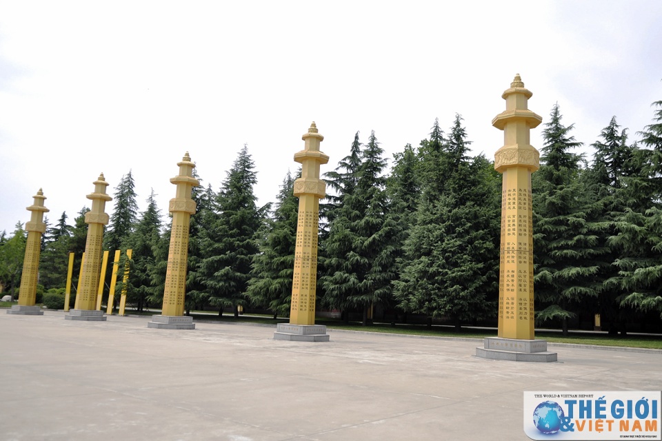 chiem nguong phap mon ngoi chua lon bac nhat trung quoc