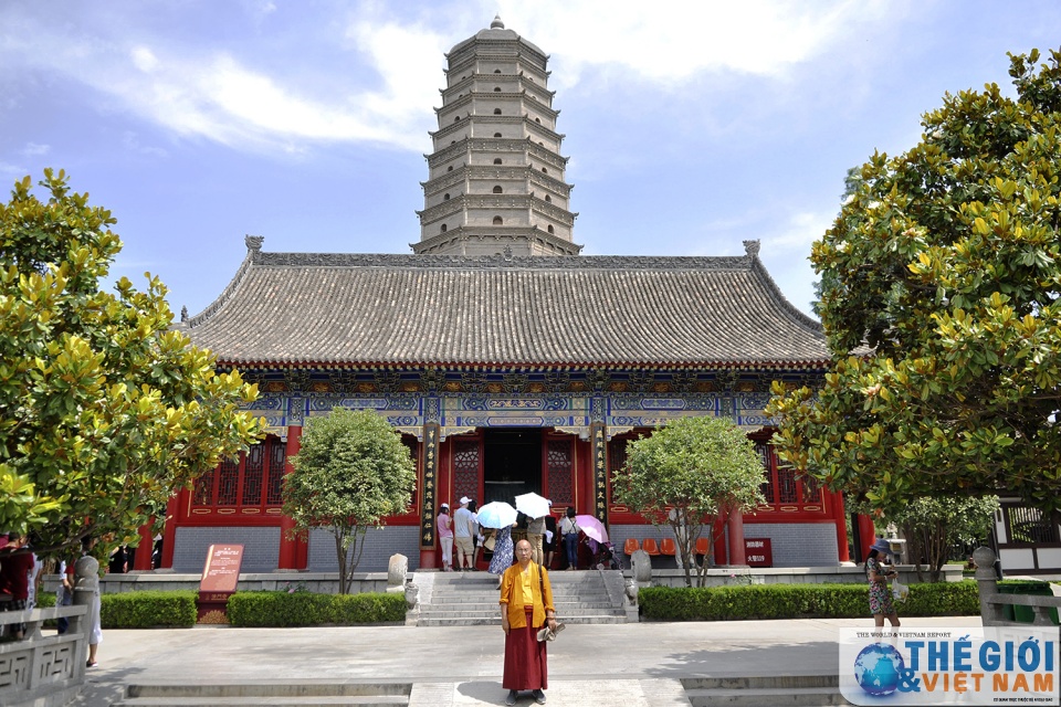 chiem nguong phap mon ngoi chua lon bac nhat trung quoc